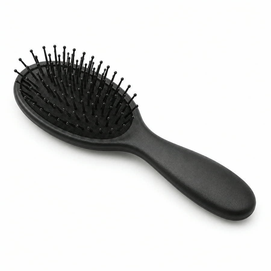 Brosse cheveux classique sur fond clair